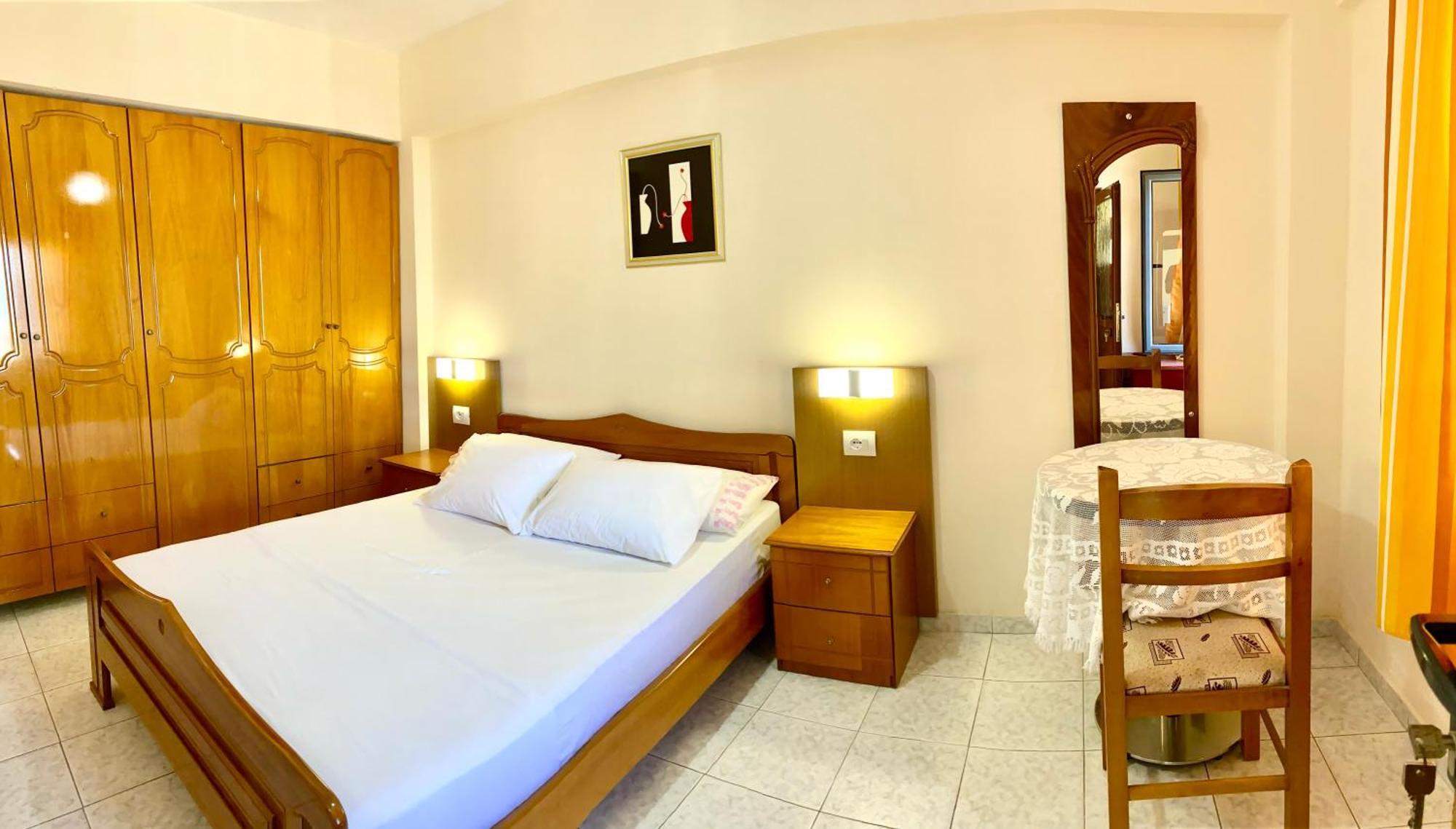 Yasmin 38 Sarandë